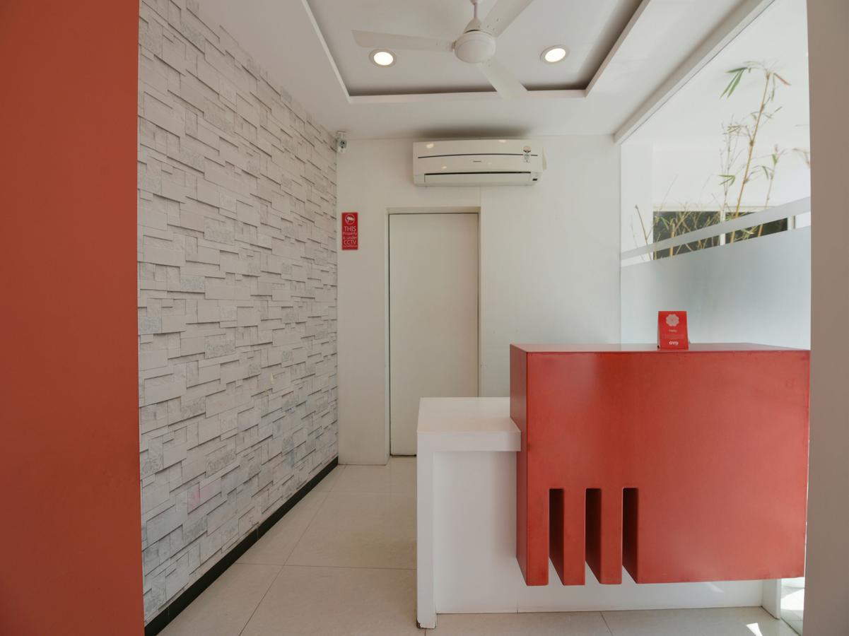 Oyo 963 Hotel Rumaya Удджайн Экстерьер фото